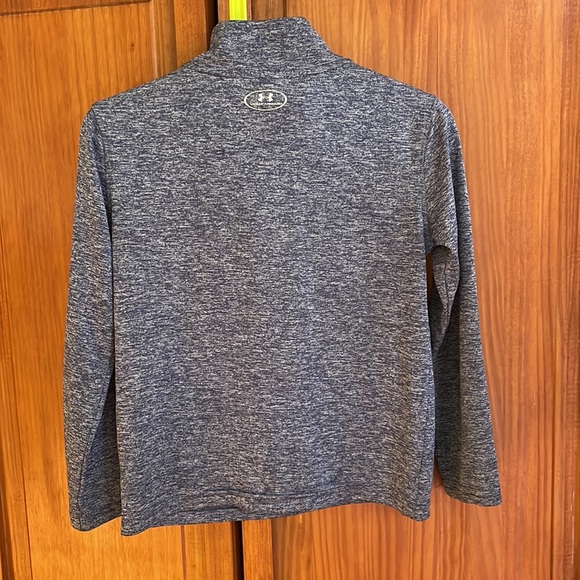 Under Armour top size 5
Preloved
Pet & Smoke FREE home - Picture 2 of 6